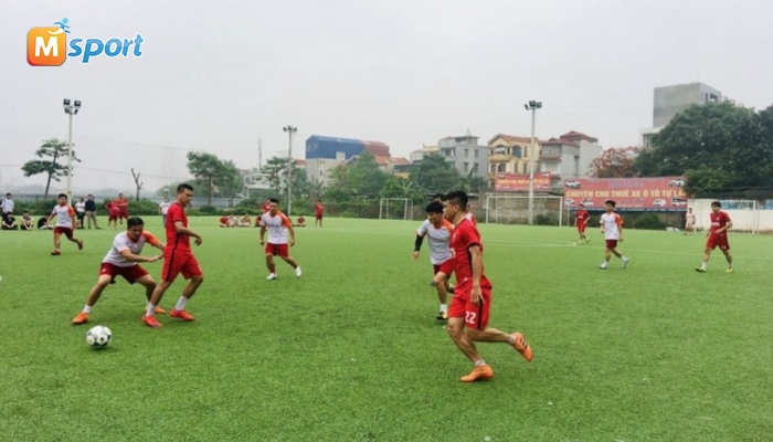 Sân bóng Đầm Hồng 2
