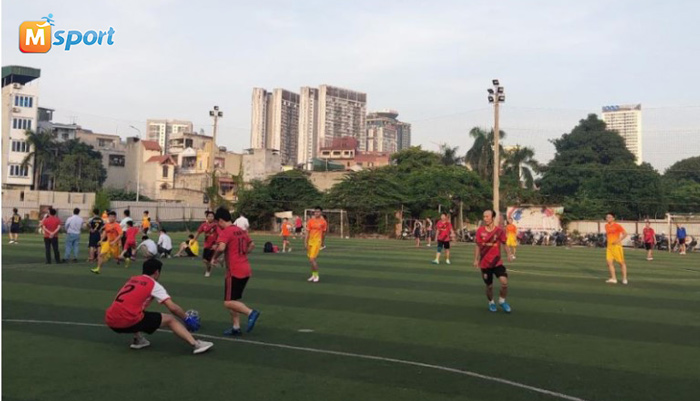 sân bóng mỹ đình 2