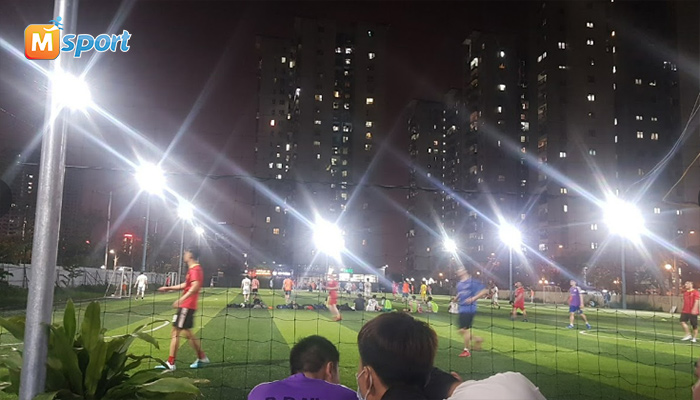 Sân bóng Trần Hữu Dực