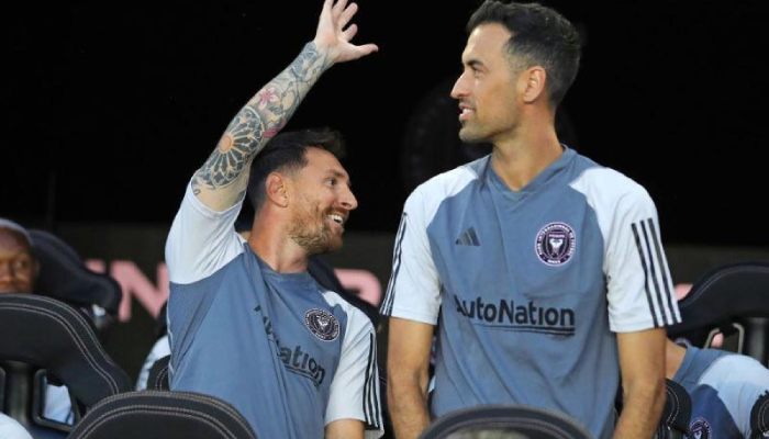 cầu thủ chơi bóng nhiều nhất với Messi