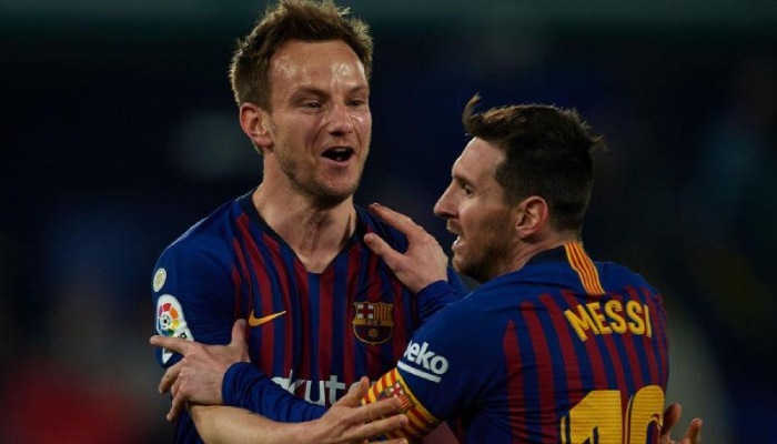 cầu thủ chơi bóng nhiều nhất với Messi
