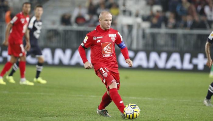 cầu thủ ra sân nhiều nhất Ligue 1